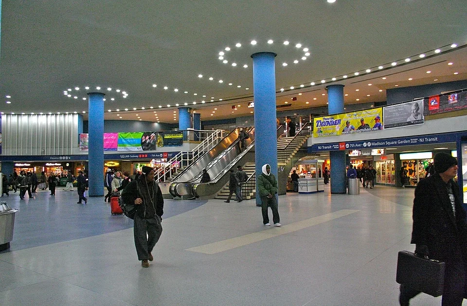 Seis heridos en un ataque con arma blanca en Penn Station y persisten las dudas sobre la seguridad