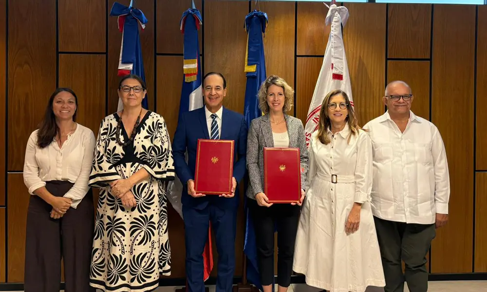 Francia impulsa un proyecto regional sobre sargazo en el Caribe en medio de una crisis persistente