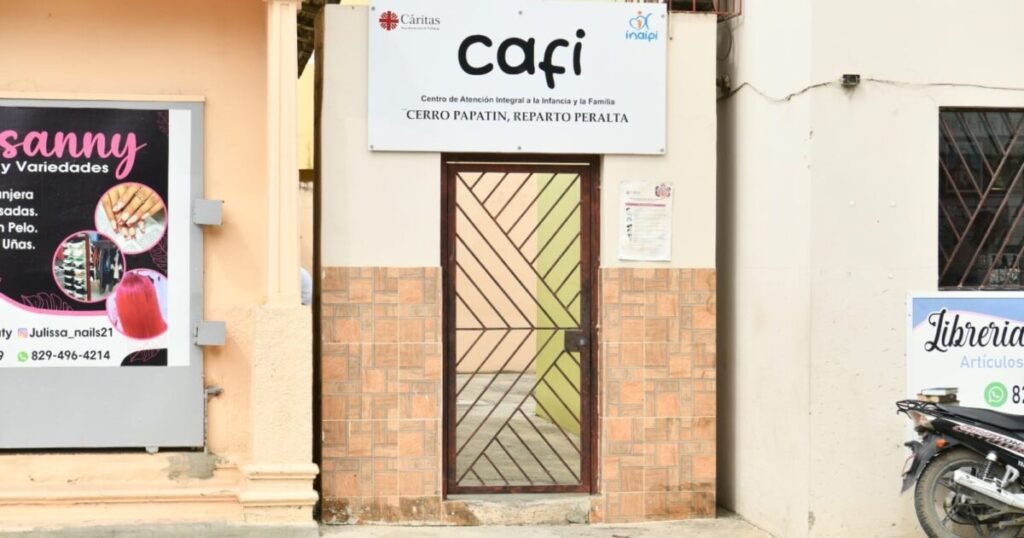 El cierre de seis CAFI en Santiago afecta a 2,208 niños y deja sin servicio a 1,920 familias