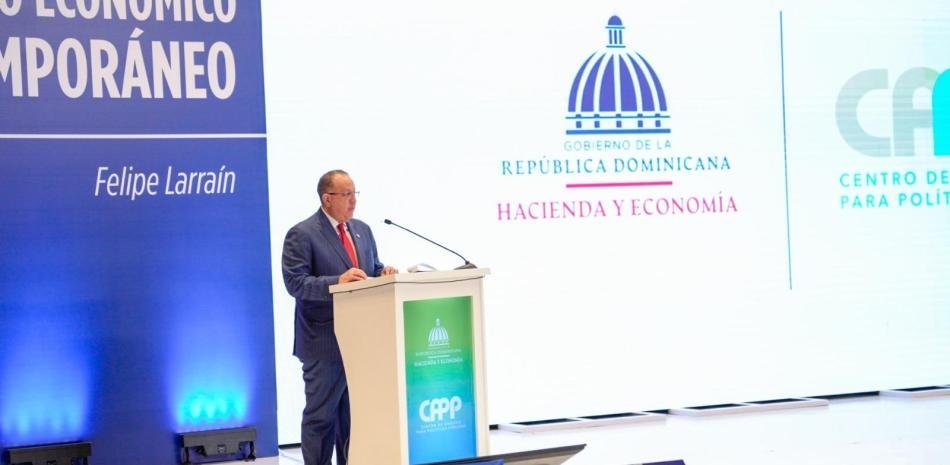 Gobierno anuncia plan económico tras cerrar con crecimiento de 2.1%, lejos del 5% que había proyectado