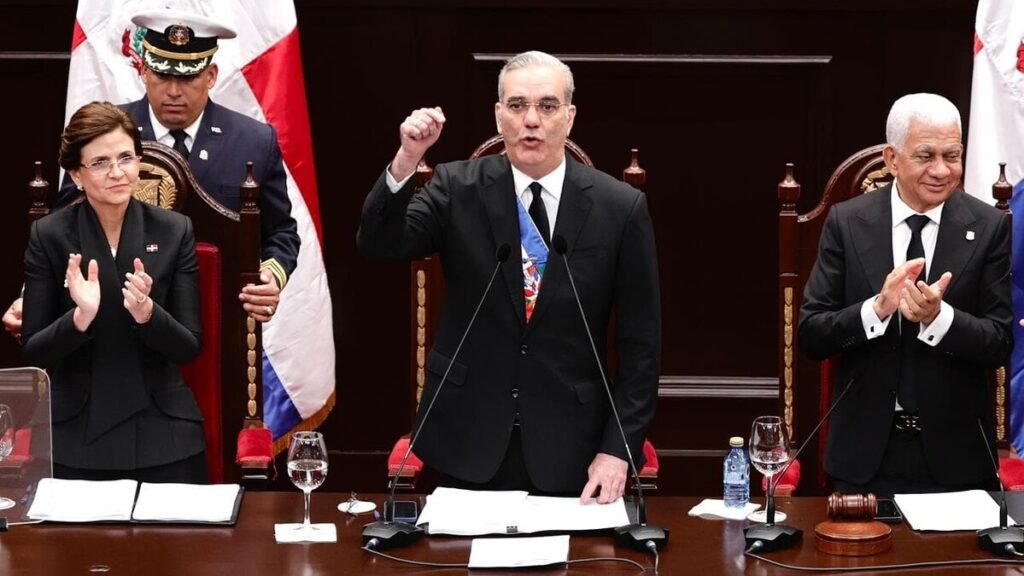 Abinader combinó logros, anuncios espaciales y críticas pendientes en su rendición de cuentas