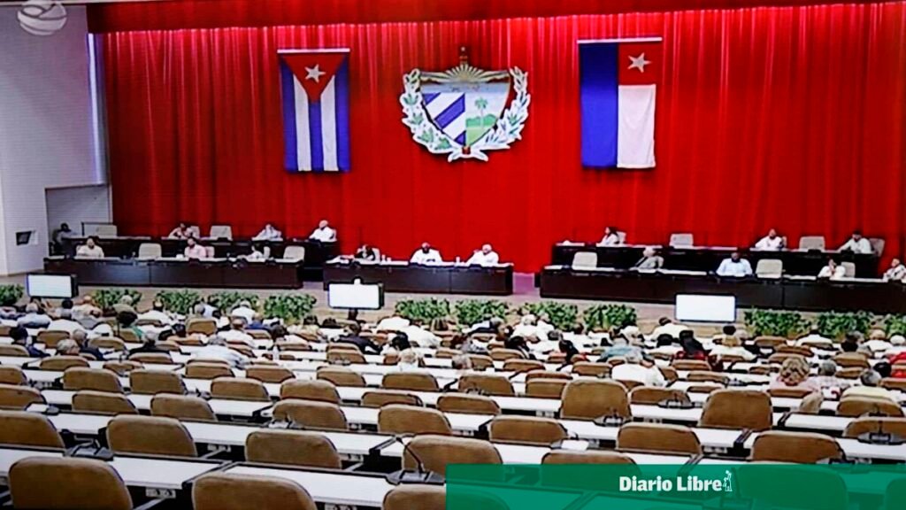 Cuba revisará 176 reformas mientras la crisis hunde al modelo oficial