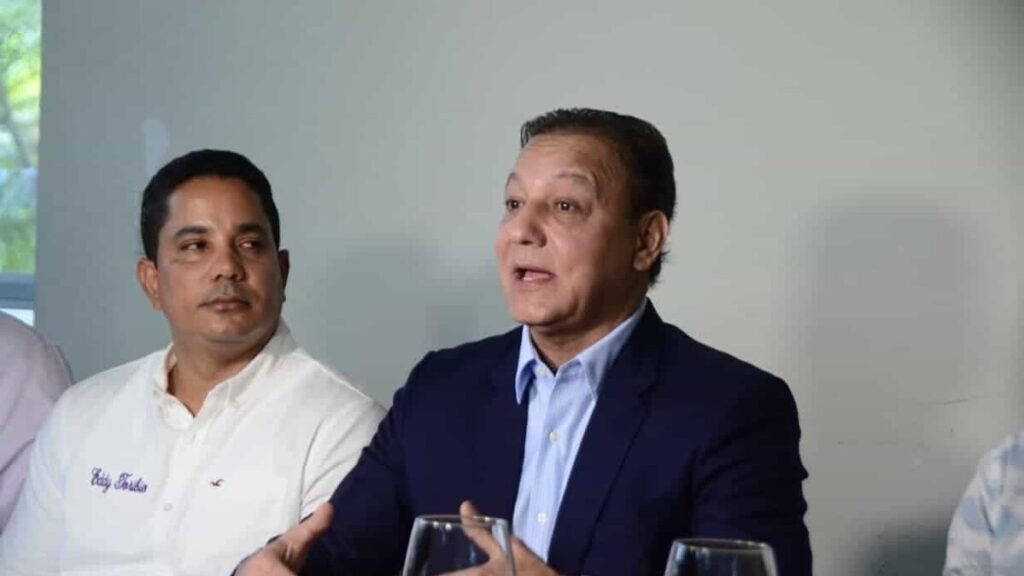 Abel Martínez pide que el Consejo de Gobierno en Santiago ofrezca resultados concretos
