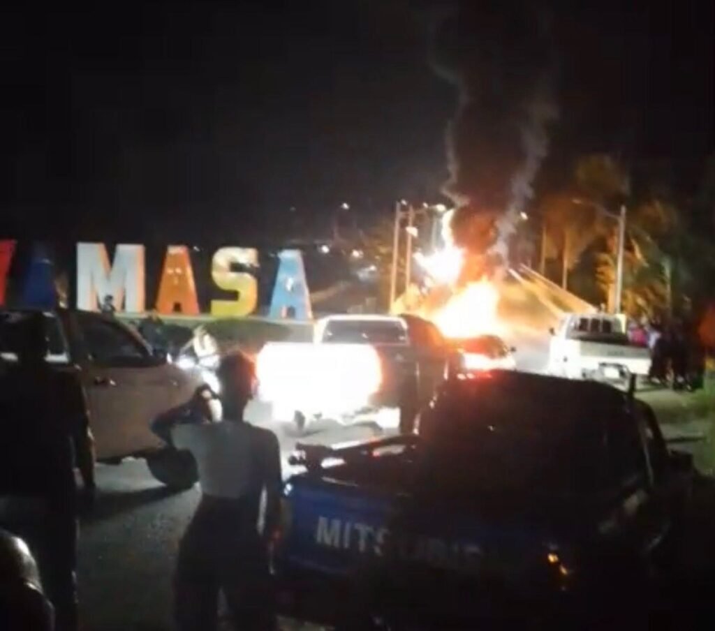 Protestan en Yamasá por apagón de más de cinco días y reclaman una respuesta oficial