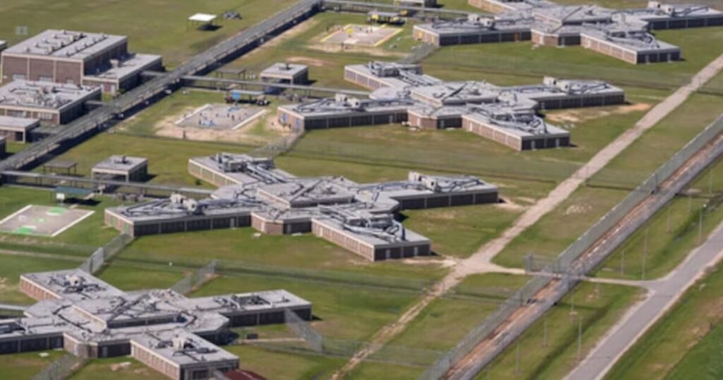 ICE afloja requisitos en sus centros de detención y extiende el uso de IA pese a críticas por menor control