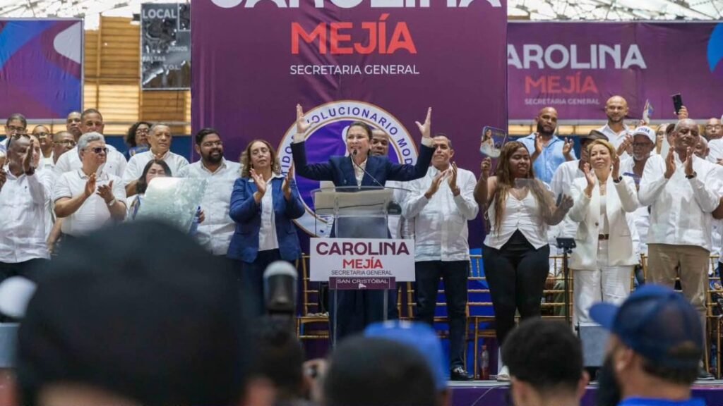 Carolina Mejía lidera en San Cristóbal acto de rendición de cuentas del PRM y reafirma su aspiración