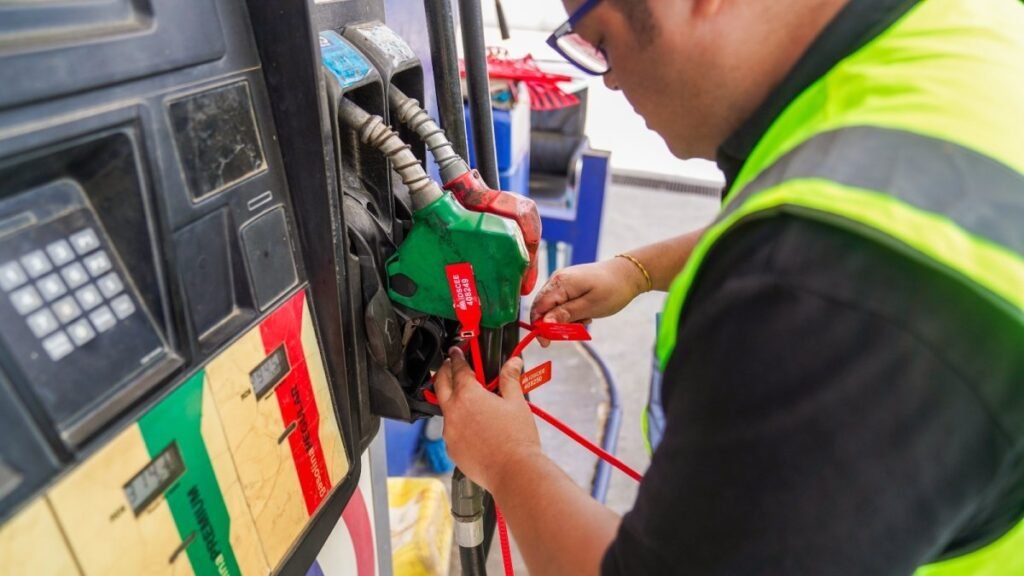 Gobierno atribuye a la crisis externa el alza de los combustibles ante presión por explicaciones