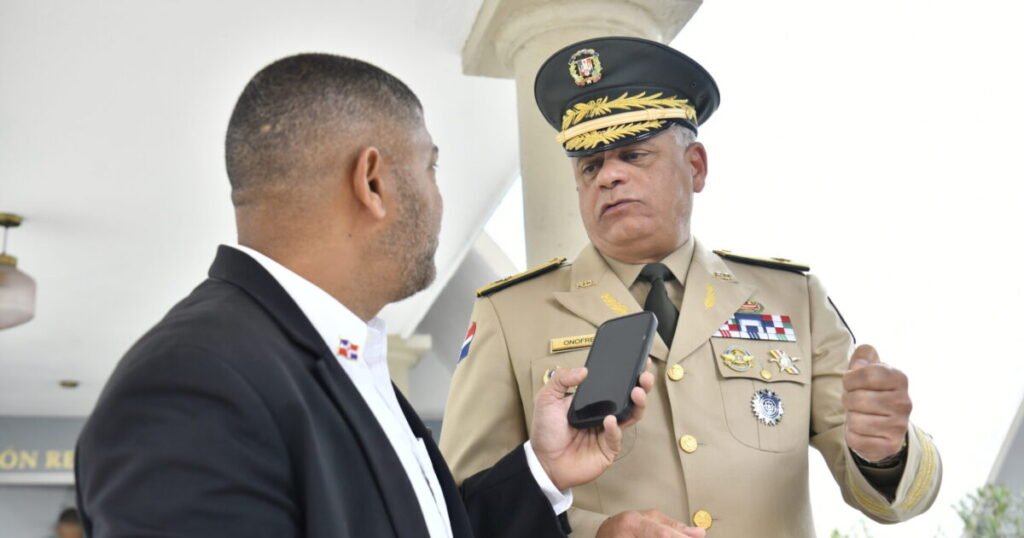 Defensa admite que militares condenados siguen en nómina activa, aunque suspendidos
