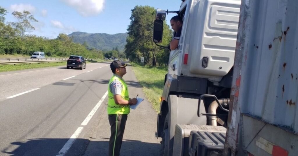 Casi 900 muertes ponen en evidencia el rezago oficial ante la crisis vial en RD