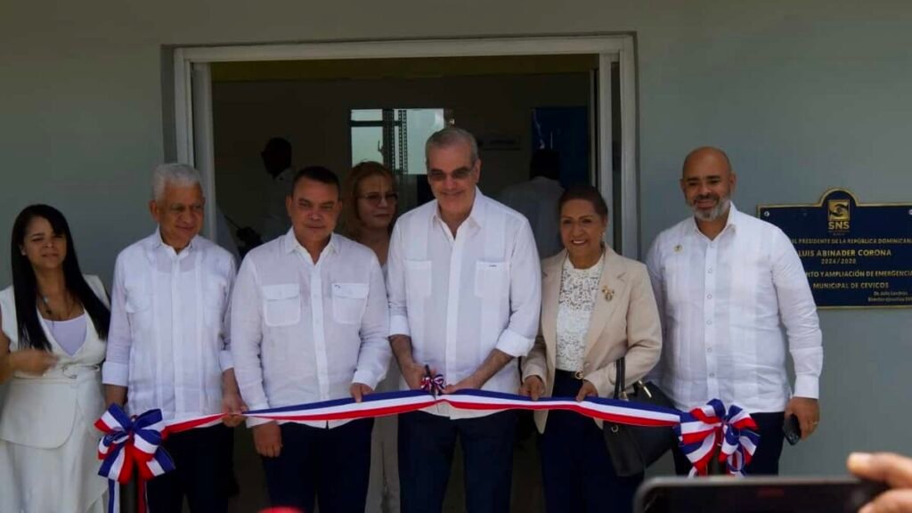 Abinader entrega obras en Sánchez Ramírez y destaca un hospital esperado durante 23 años