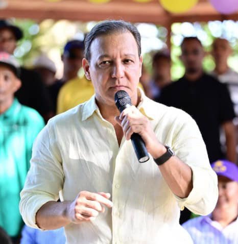 Abel Martínez critica la meta oficial de captar hasta RD$50 mil millones y pide frenar el gasto estatal