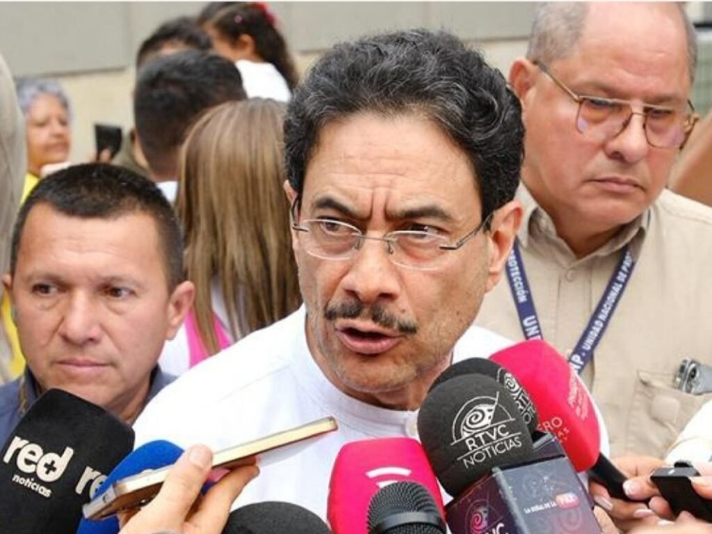 A nueve días de la segunda vuelta, Cepeda eleva la confrontación con insultos contra De la Espriella