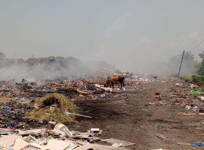 Vertedero en Sánchez mantiene contaminación denunciada por años y vecinos exigen respuestas