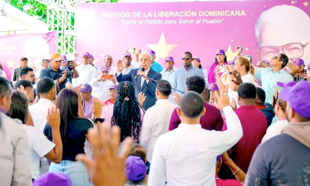 Danilo Medina critica la reforma fiscal y dice que encarecería la vida de la clase media y los más pobres
