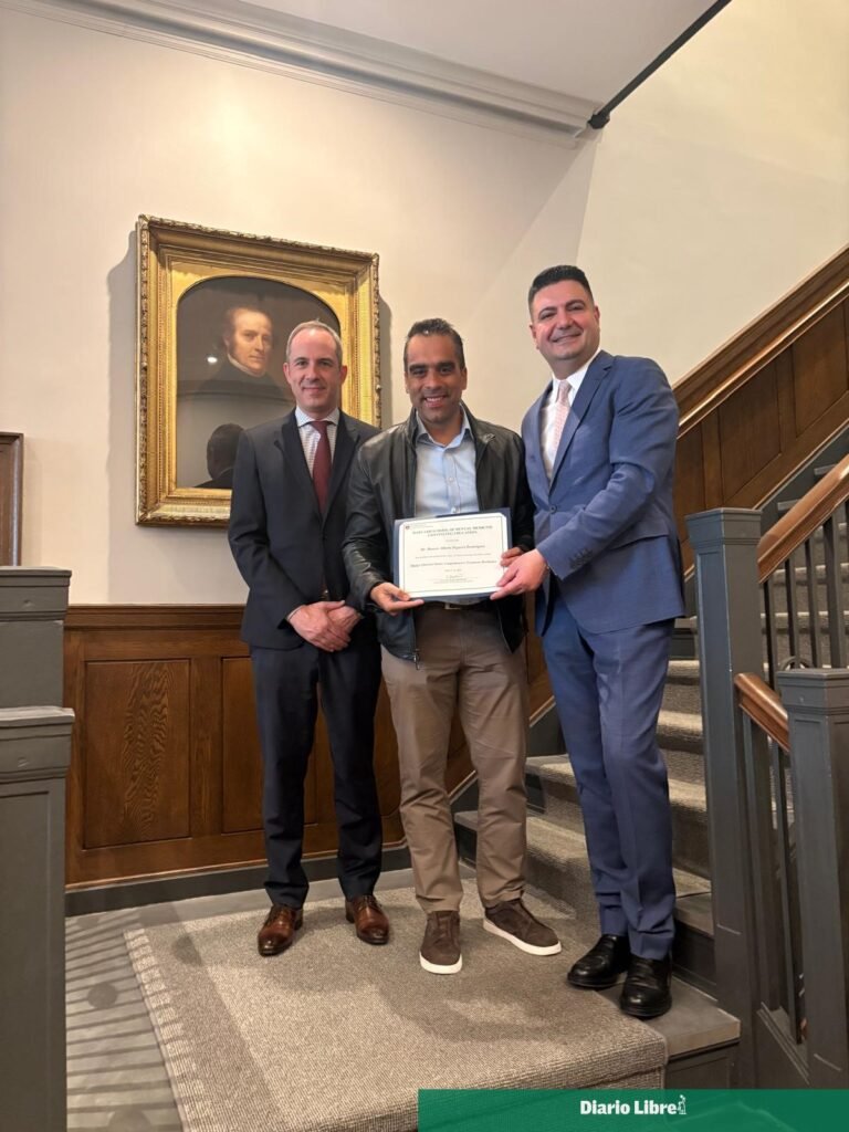 Marcos Peguero obtiene certificación en Harvard y reaviva el debate sobre la formación especializada en el país