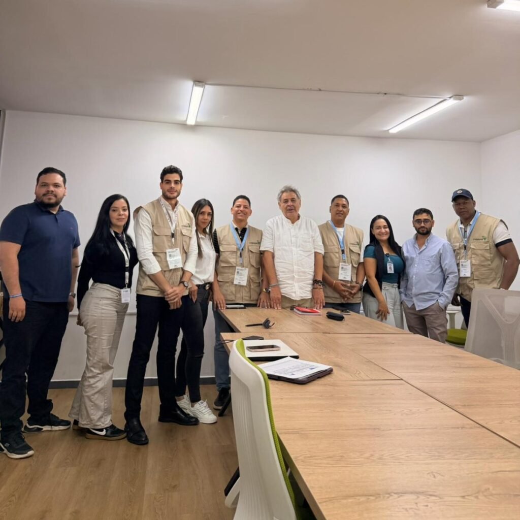 Diputados dominicanos viajan a Colombia como observadores mientras vuelve el foco sobre la exigencia de transparencia electoral