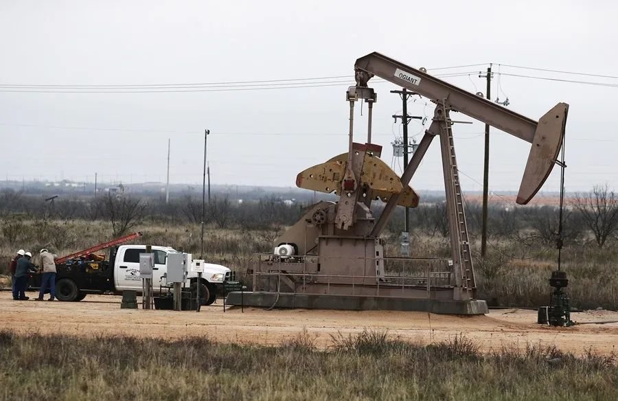 El WTI retrocede en medio de la tensión por Ormuz y la falta de avances entre Washington y Teherán