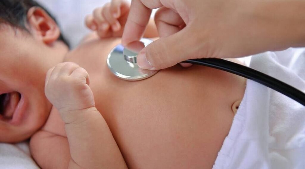Familia de un bebé con cardiopatía pide apoyo para costear cirugía en Santo Domingo