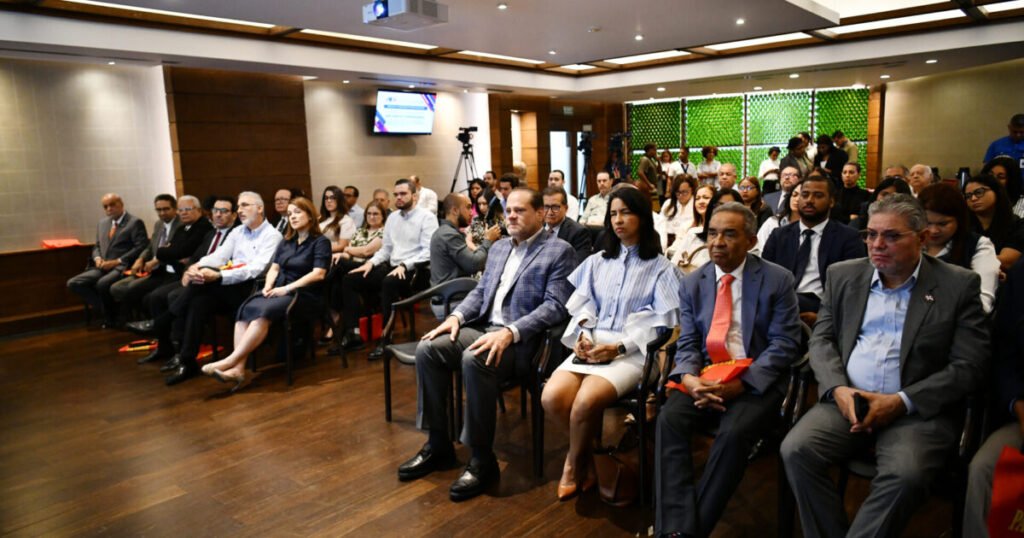 UNE exige al Congreso abrir consultas antes de aprobar reforma de Competencia