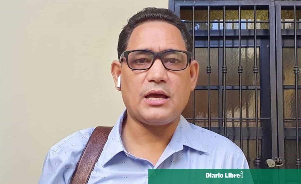 Iniciativa para rebajar sueldos a maestros en protesta desata rechazo por supuesta afectación a derechos laborales