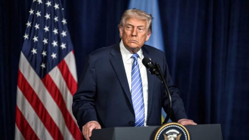 Tribunal de apelaciones autoriza a Trump a seguir cobrando aranceles del 10 % mientras se mantiene la disputa legal
