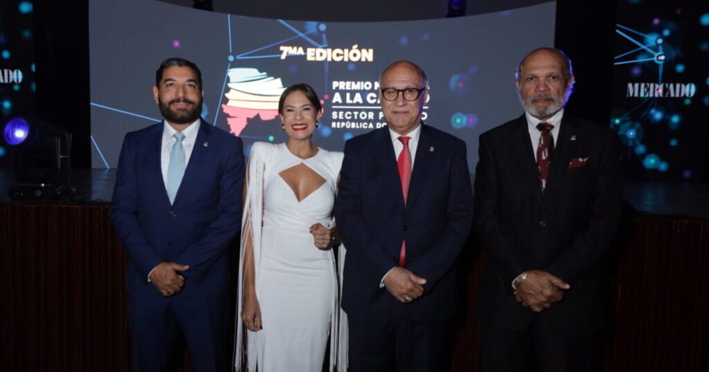 Premian a 17 empresas por sus avances en gestión, innovación y mejora continua