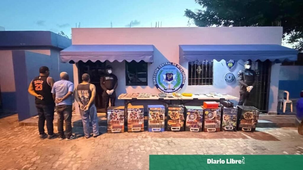 Operativo en Santo Domingo Norte deja drogas, armas y más de cinco millones de pesos ocupados