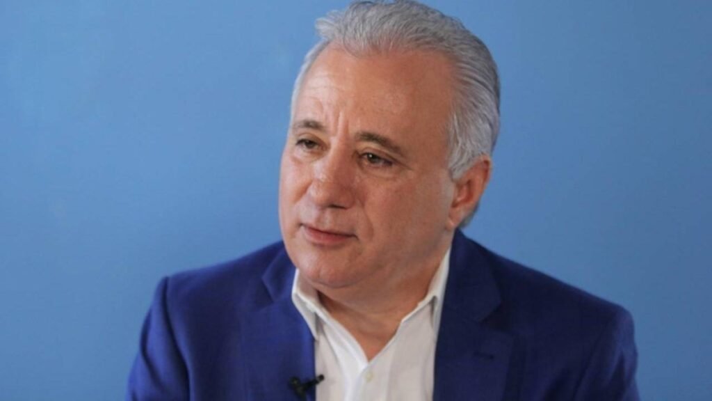Senador independiente vuelve a poner sobre la mesa las reformas pendientes y su impacto social