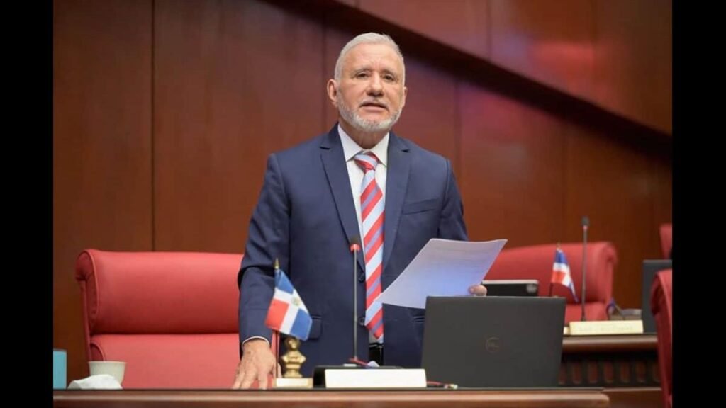 Presentan en el Senado cambios al Código Penal para retirar cárcel por difamación y proteger a los medios