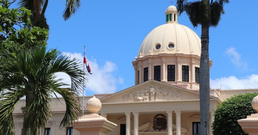 Gobierno lleva al Congreso una reforma presupuestaria con más gasto y un déficit de RD$280,575.3 millones