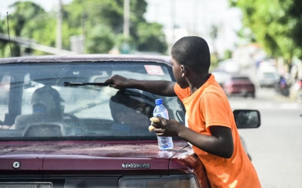Más de 204,000 menores en riesgo de trabajo infantil exponen el costo social que sigue sin resolverse en República Dominicana