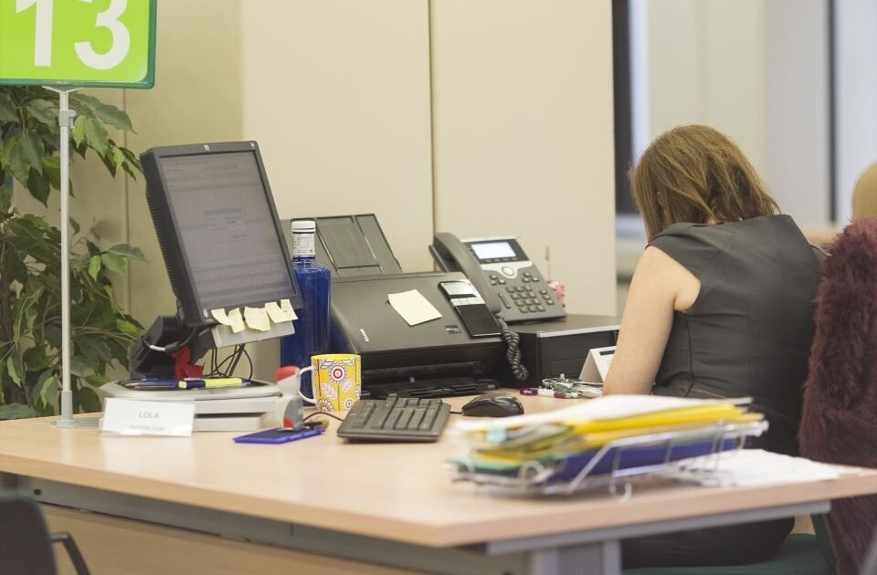 La IA acelera la presión sobre el empleo y consolida la figura del trabajador centauro