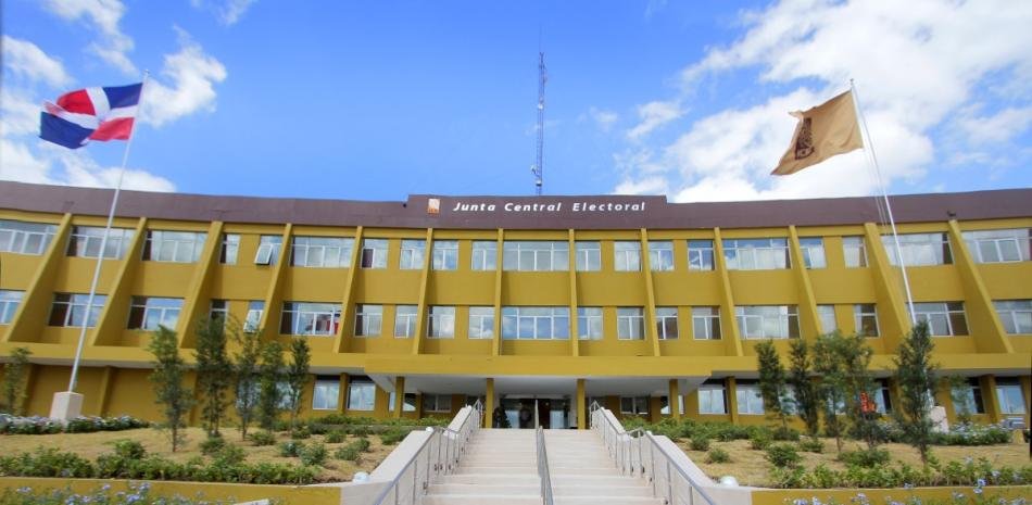La JCE sigue la pelea judicial pese al freno de Banreservas al embargo