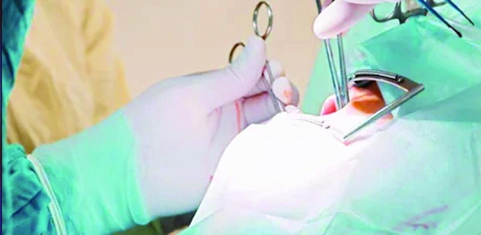 Una extracción dental deja a una maestra fuera de clase y abre interrogantes sobre control sanitario