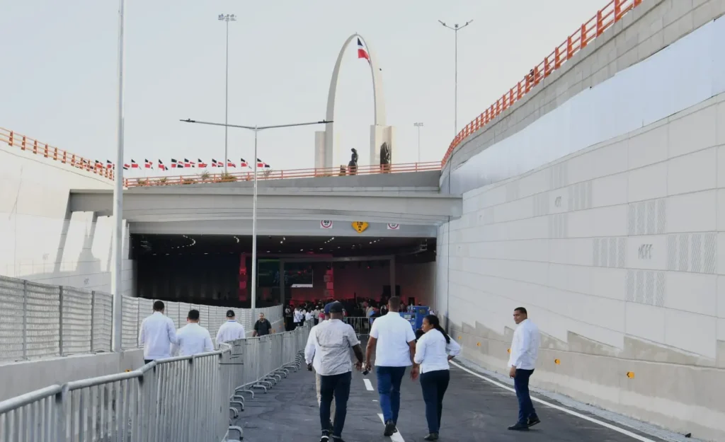 Gobierno abre túnel de Plaza de la Bandera con promesa de aliviar un punto crítico del tránsito