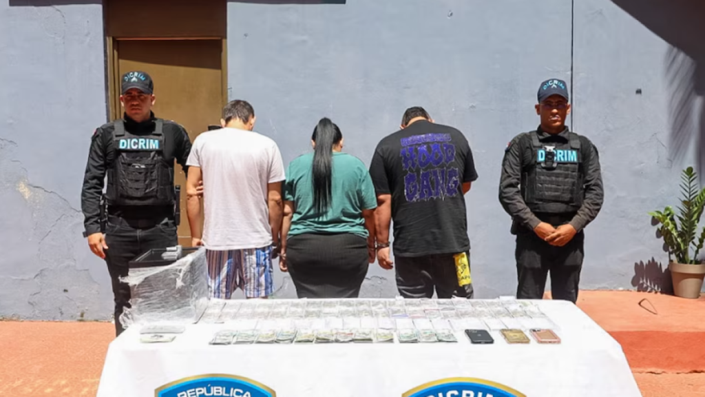 Tres colombianos detenidos por presunto fraude a comerciantes reavivan la exigencia de vigilancia