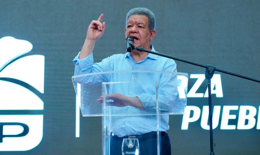 Fernández cuestiona al Gobierno por alzas eléctricas pese a contratos de energía a precio fijo