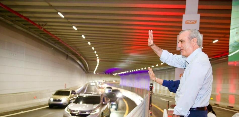 Abinader abre el túnel de Plaza de la Bandera y presenta como “futuro” una obra de RD$3,300 millones