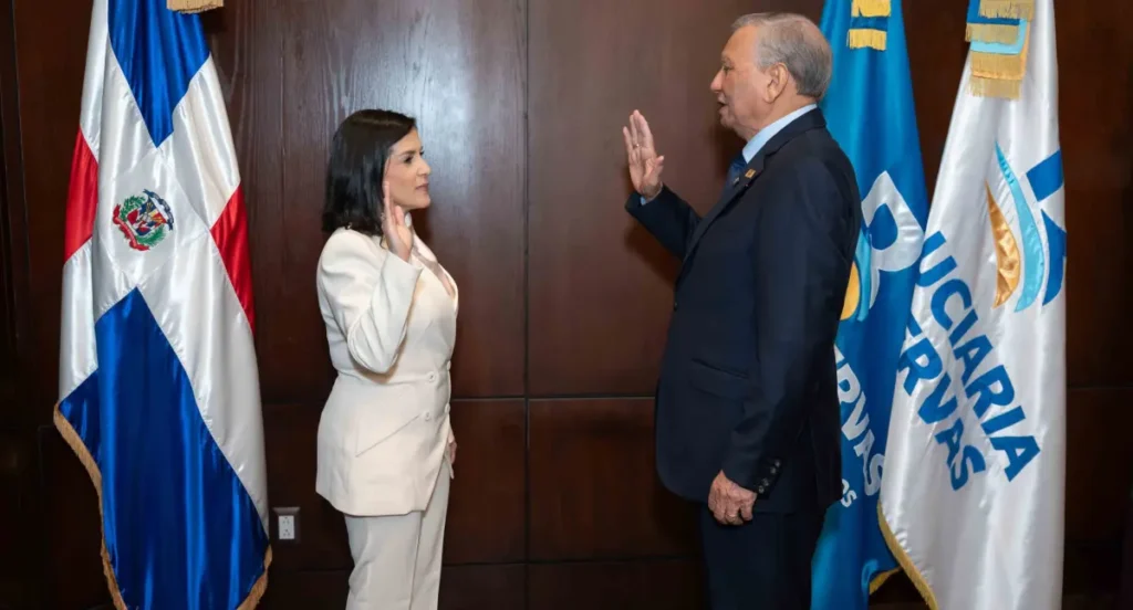 Biviana Riveiro pasa a Fiduciaria Reservas y crece el escrutinio sobre su rol en el Estado