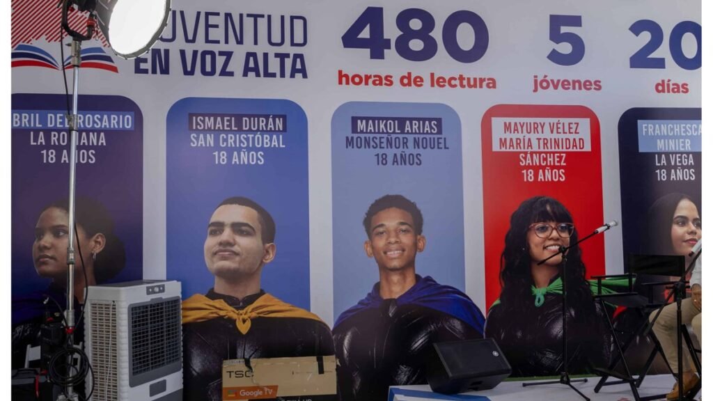 Cinco jóvenes asumen reto de 20 días mientras el Estado vuelve a apostar al símbolo para recuperar un récord de lectura