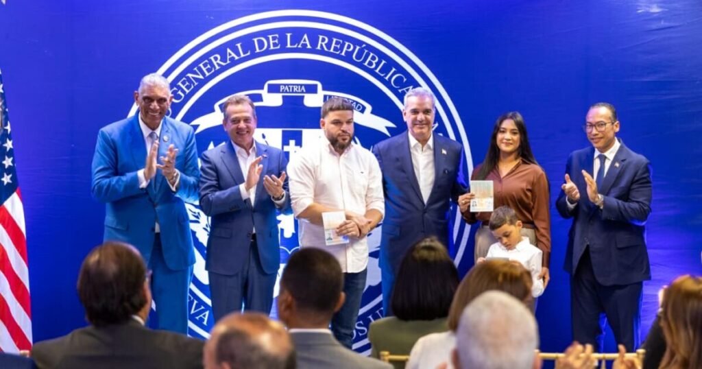 Nuevo pasaporte electrónico y seguro de repatriación marcan el arranque del plan de Abinader en Nueva York, Nueva Jersey y Boston