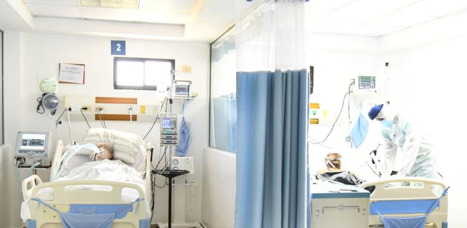 Cuenta de RD$700,000 en tres días expone el costo crítico que enfrentan padres de trillizos prematuros en La Vega