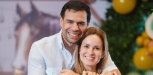 Roberto Ángel expone en un podcast el control financiero de su hogar y reabre el contraste entre discurso personal y responsabilidad pública