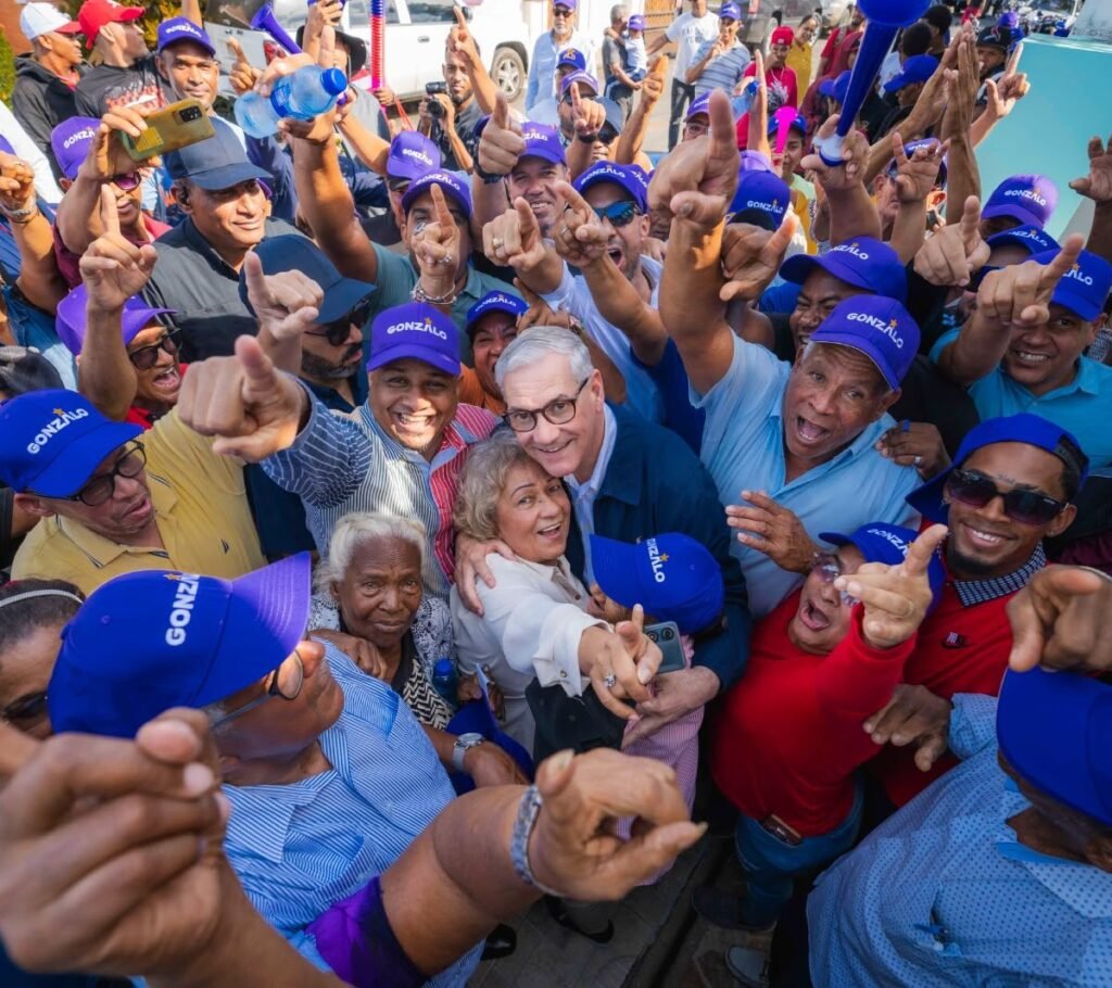 Castillo recorre Sánchez Ramírez y pone el foco en riego, crédito y el agua de Hatillo