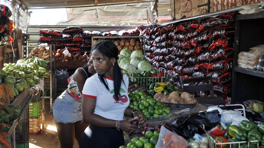 Sancti Spíritus estrena el primer mercado mayorista cubano con compras mínimas en dólares y pesos