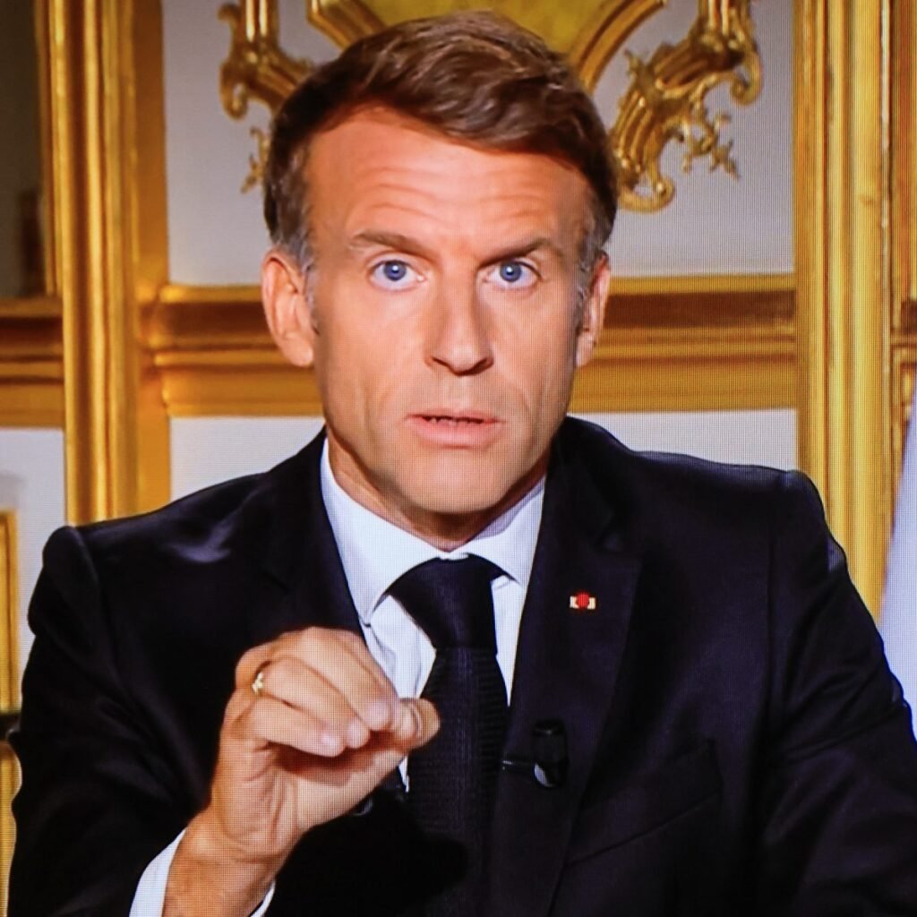 Nuevos saqueos y miles de detenidos agravan la crisis en París mientras Macron vuelve a apelar al orden