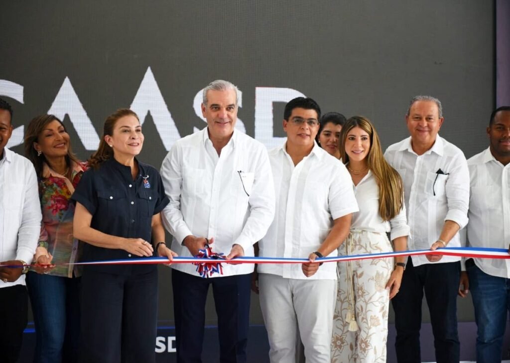 Abinader y la CAASD entregan la primera fase del saneamiento de Los Girasoles, obra que supera los RD$1,000 millones