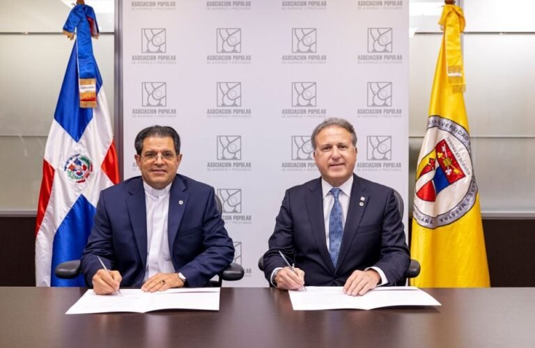 APAP y PUCMM llevan IA a colmados en medio del reto de convertir la digitalización en resultados reales